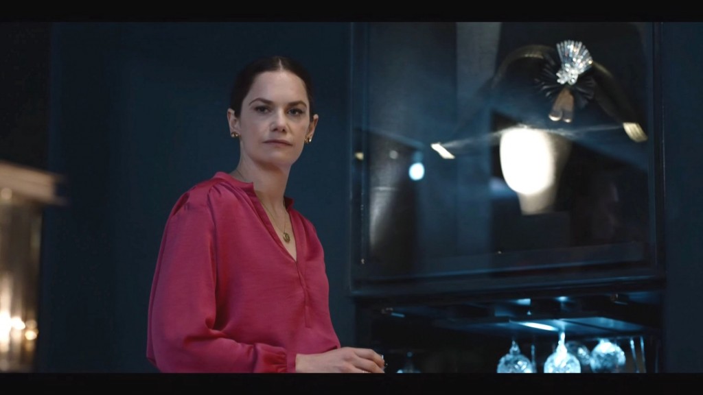 Marisa Coulter (Ruth Wilson) 